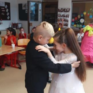 Vánoční ples 2.B a 0. A