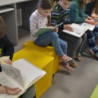 2. B v knihovně