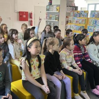 2. B v knihovně