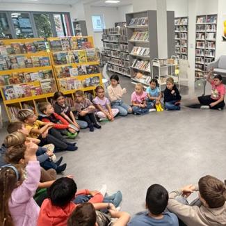 Pohádkový detektiv v knihovně